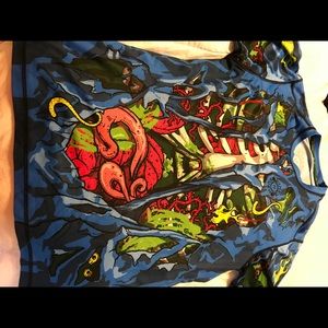 Men’s size L running shirt